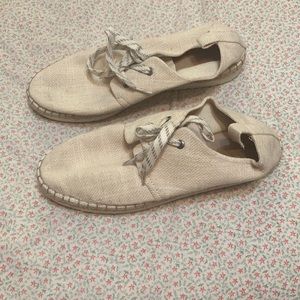 Universal threads canvas shoes! Very cute!